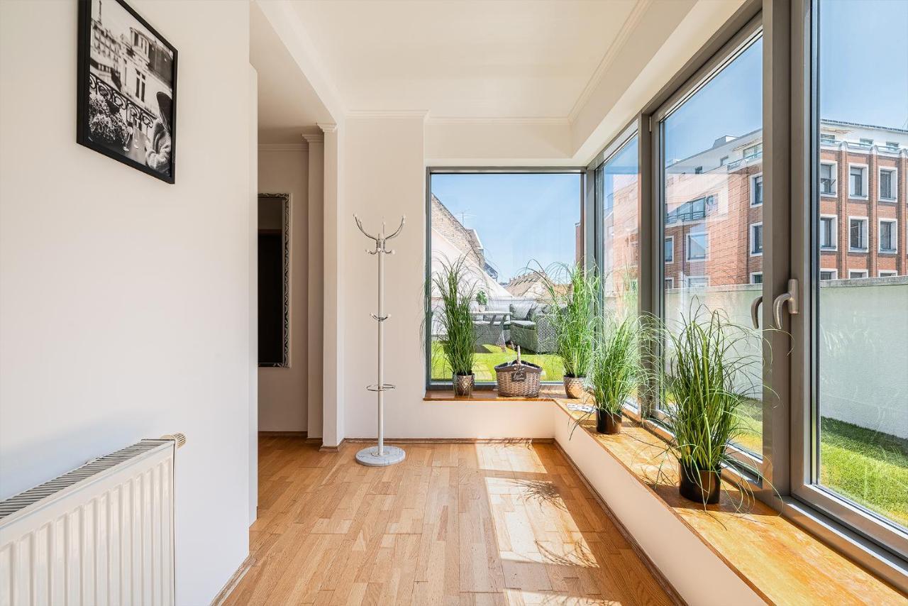 Penthouse Three Bedrooms, Three Balconies Apartment With Free Parking In Kiraly Street Budapeşte Dış mekan fotoğraf